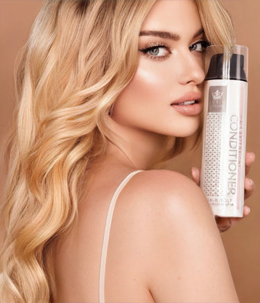 Rubin Extensions Conditioner Silk-Boost Antioxidant Repair, close-up of the packaging – Rubin Extensions®